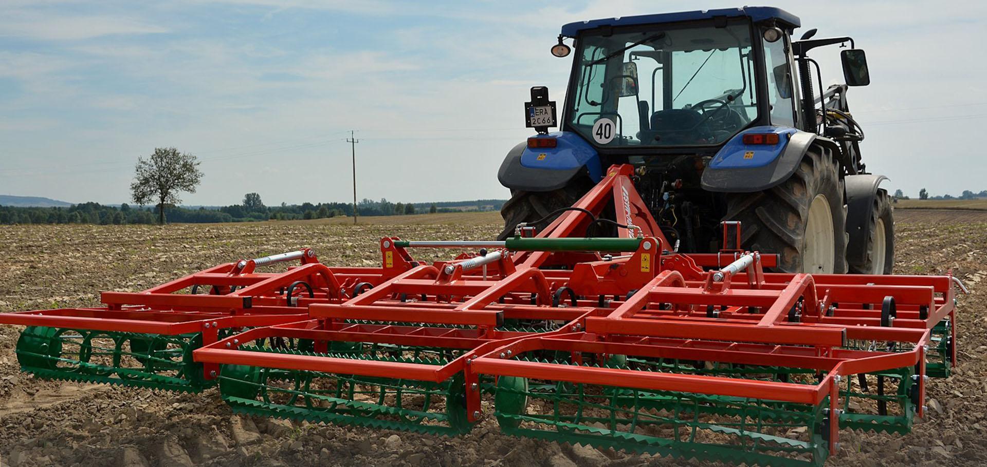 Slajd #2 - traktor i maszyna rolnicza
